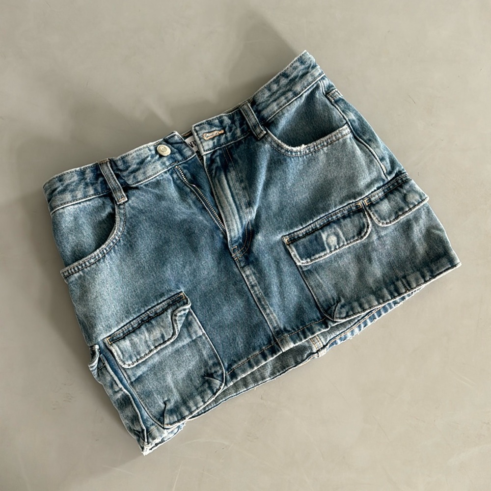 Zara— Denim Cargo Skirt trf (SMALL)
